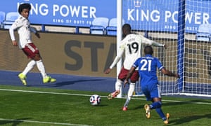 Pepe taps it in to make it 3-1 to Arsenal.