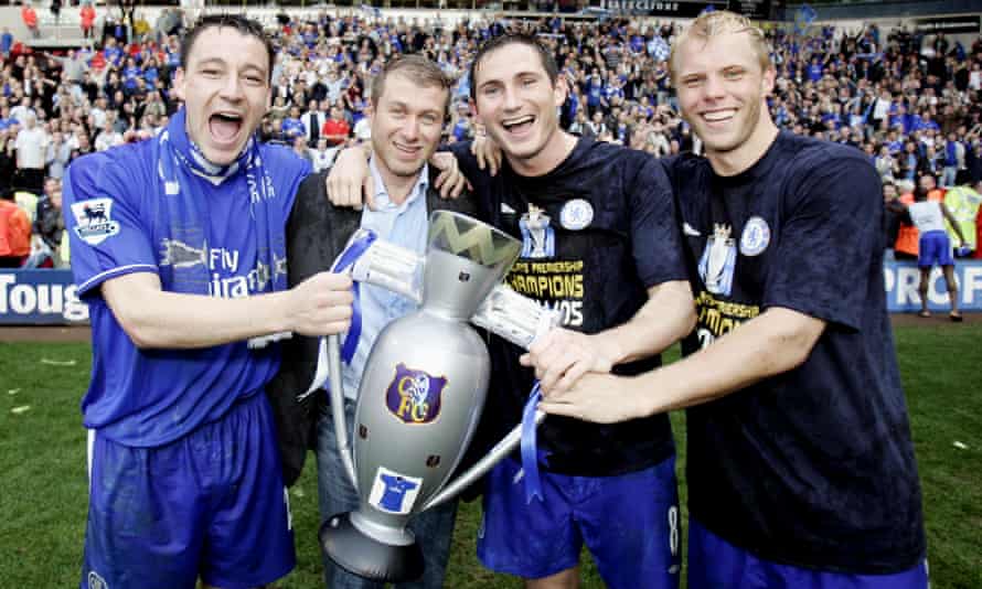 John Terry, Roman Abramovich, Frank Lampard and Eidur Gudjohnsen celebrate at Bolton with a blow-up trophy after Chelsea’s 2005 title win