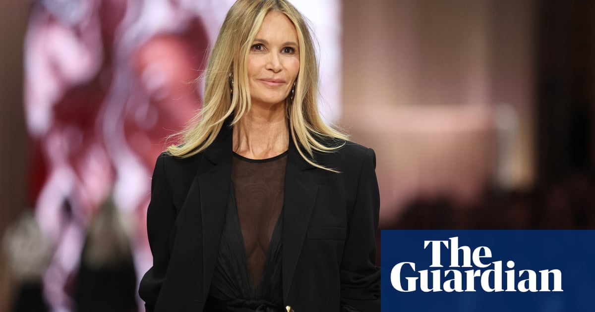 'I suoi capelli erano glamour': Elle Macpherson torna in passerella al Melbourne Fashion Festival | La moda australiana 'I suoi capelli erano glamour': Elle Macpherson torna in passerella al Melbourne Fashion Festival | La moda australiana