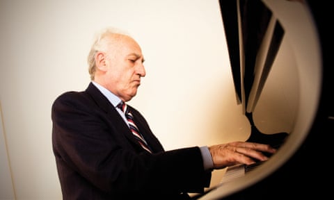 Maurizio Pollino, pianist, photographed in Paris
