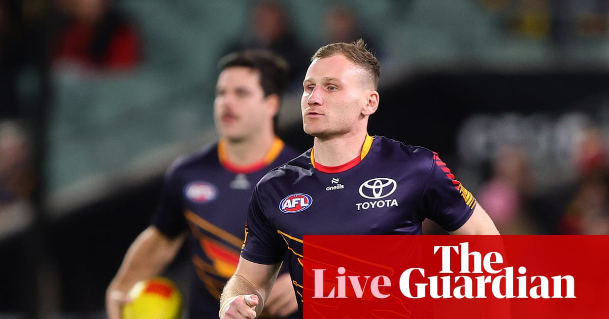 Adelaide, Hawthorn Clash in Sudden-Death AFL Semi-Final at Adelaide Oval
