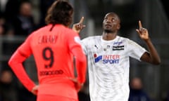 Serhou Guirassy celebrates scoring Amiens’ fourth goal