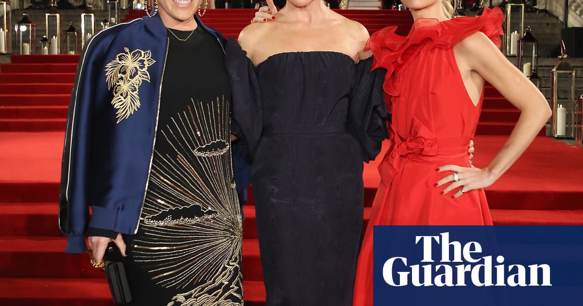 2017 London Fashion Awards – in pictures | Fashion | The Guardian