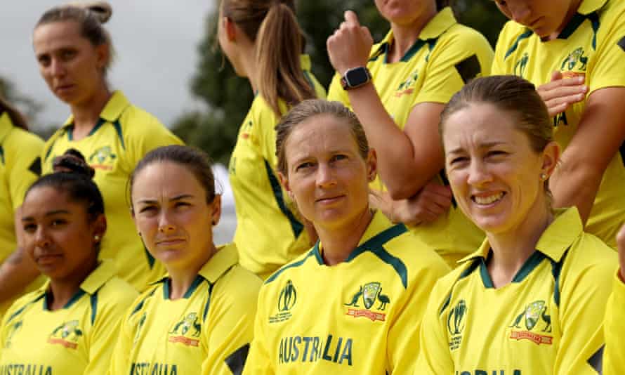 La capitaine australienne Meg Lanning aux côtés de ses coéquipières