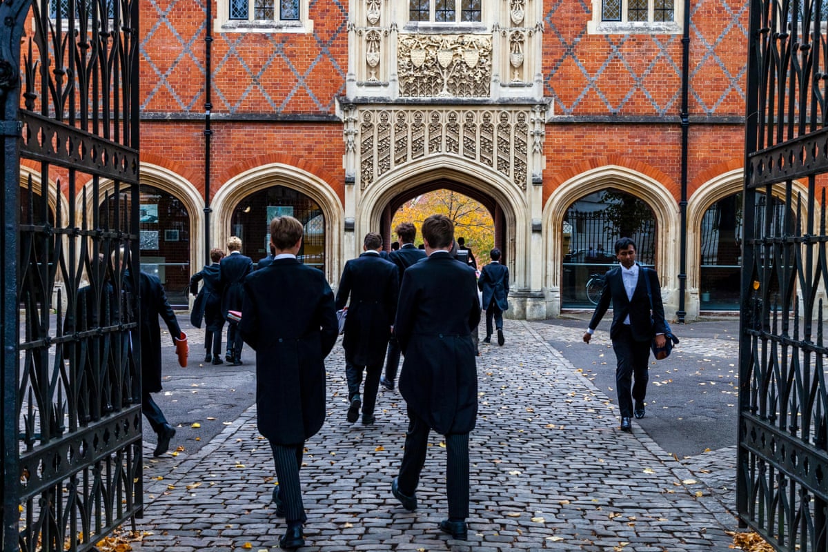 Eton Schoolboys, Eton School, Eton, Berkshire, UK