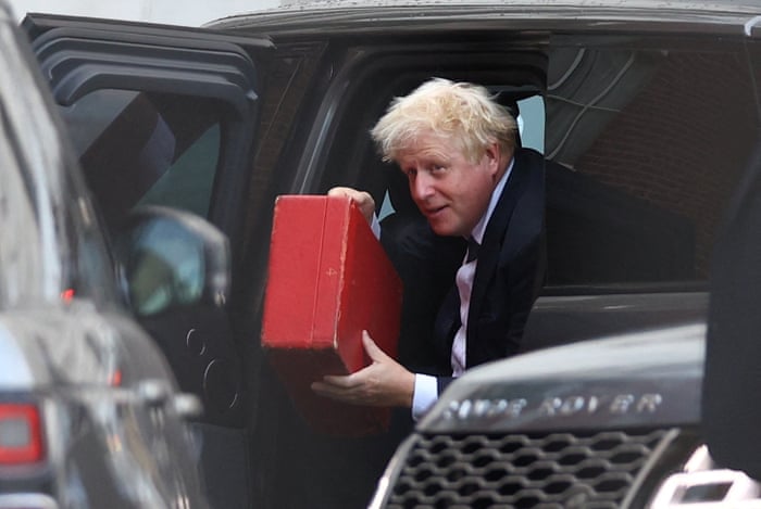 Boris Johnson arriving at Downing Street this morning for his last full day as PM. Recently he has been commuting into his office from Chequers, where he chose to reside for his final weeks in office.