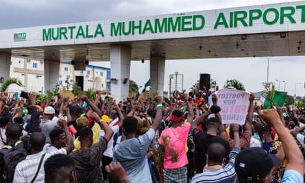 A one-minute silence on Monday among the crowds near Murtala Muhammed airport, Lagos, to remember ‘lives lost to police brutality’.