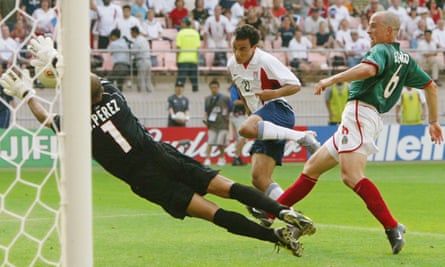 The US got the better of old rivals Mexico on their way to the last eight in 2002