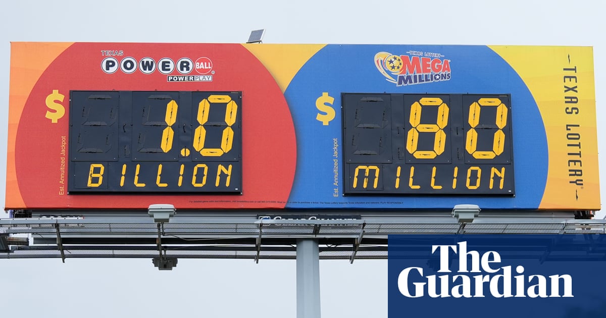 Lottery ticket sold at Illinois gas station wins $1bn Powerball jackpot