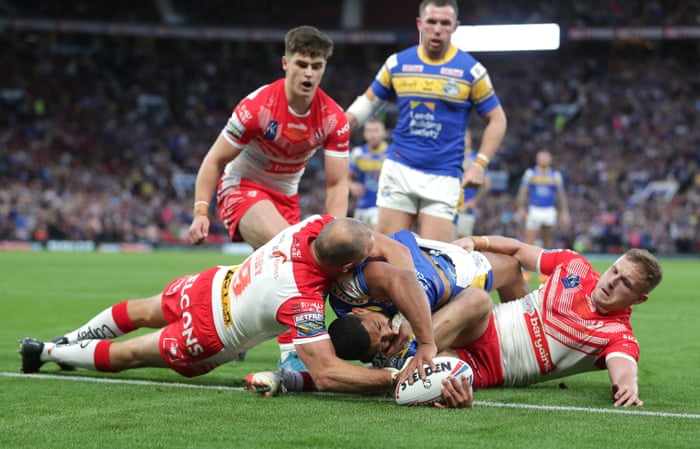 Leeds Rhinos’ Kruise Leeming scores his side’s first try of the game.