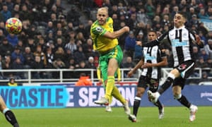 Teemu Pukki fires in from 12 yards to earn Norwich a point against Newcastle.