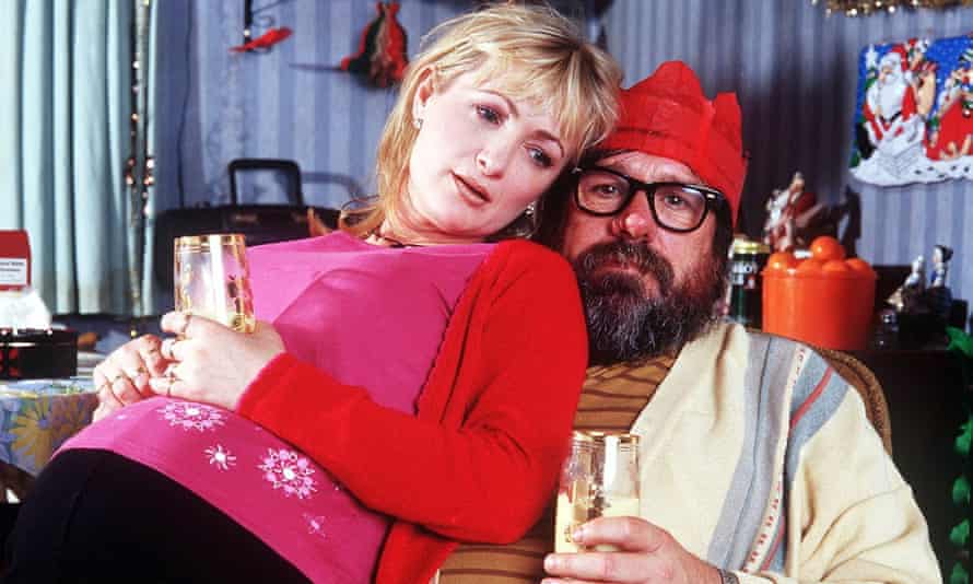 Caroline Aherne and Ricky Tomlinson in The Royle Family Christmas special, 2000.