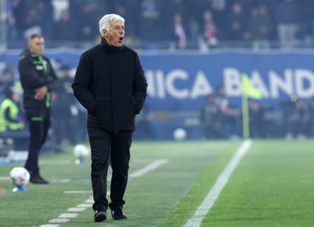 Gian Piero Gasperini, coach of Roma, on the touchline during the 2-1 defeat by Como.