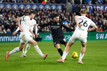 Rayan Cherki scores Manchester City’s 3rd goal