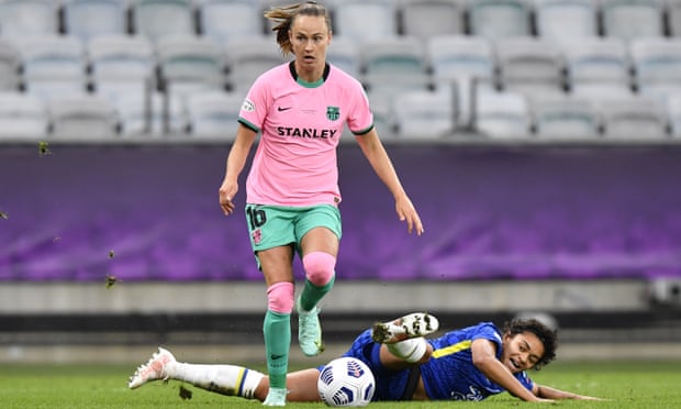 Barcelona's Caroline Graham Hansen and Chelsea's Jess Carter during the 2021 Champions League final