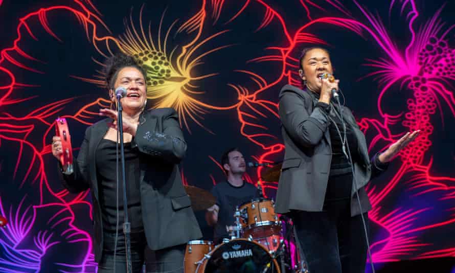 Vika and Linda Bull: creating soaring, sisterly harmonies.