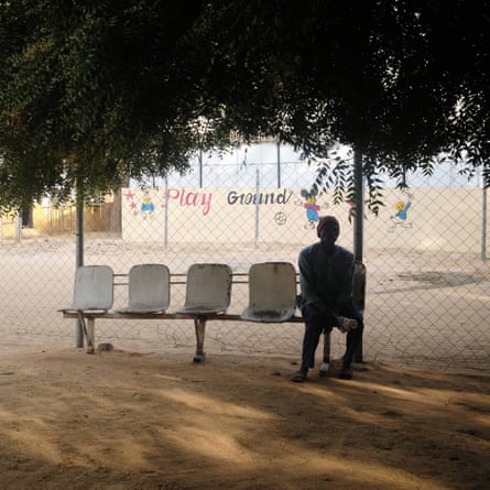 Crianças desnutridas e mães desesperadas: a unidade de saúde na linha de frente...