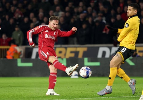 Alexis Mac Allister shoots at goal.