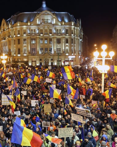 A protest rally in Timișoara, Romania against the proposed decriminalisation of minor corruption offences.