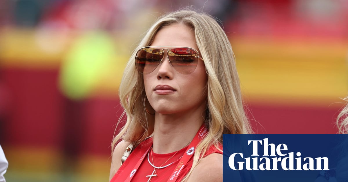 Chiefs heir Gracie Hunt backs rival Super Bowl half-time show over Bad Bunny