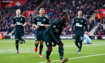 Allan Saint-Maximin celebrates scoring for Newcatle against Southampton