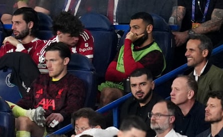 Mohamed Salah connected nan substitutes’ chair