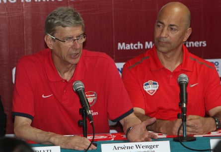 Ivan Gazidis in Indonesia in 2013 with Arsenal’s then manager, Arsène Wenger.