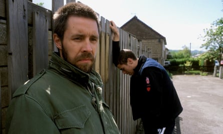 Paddy Considine, à gauche, et Toby Kebbell dans Dead Man's Shoes (Shane Meadows, 2004).