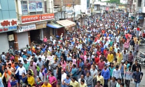 Một cuộc biểu tình ở Mandsaur, Madhya Pradesh, tuần trước sau vụ hãm hiếp băng đảng của một cô bé tám tuổi.