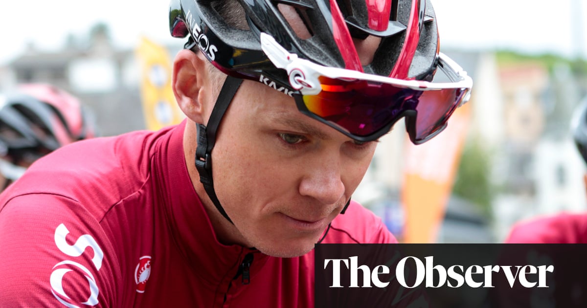 Chris Froome back in hospital after cutting thumb in kitchen accident