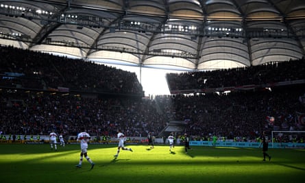 A match between VfB Stuttgart and FC Augsburg.