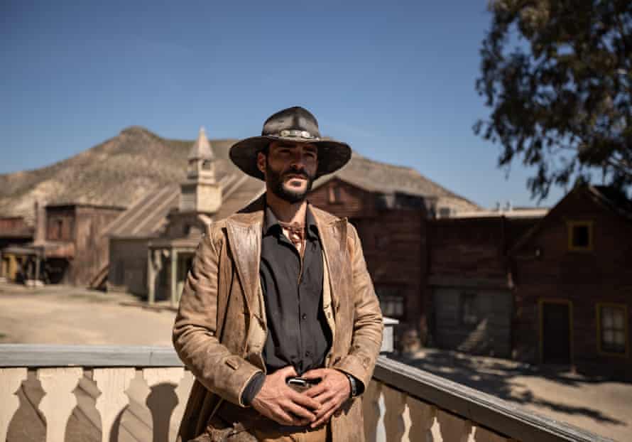 Le cascadeur Ricardo Cruz Fernández, 29 ans, dans la rue principale de Fort Bravo