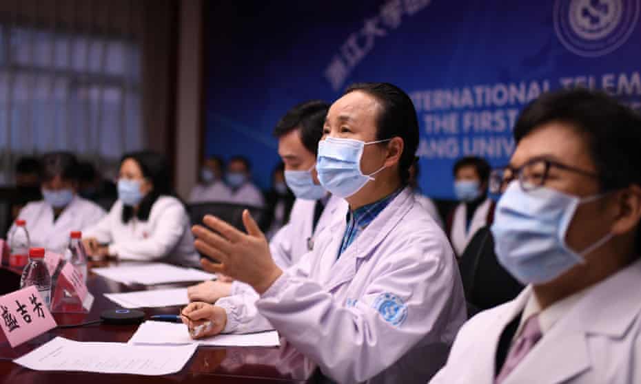 Chinese doctors in Zhejiang province hold a video conference with Italian medical experts on 27 March.