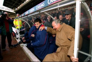 Ron Atkinson is mocked by Arsenal fans after sitting in the wrong dug-out before his first game in charge of Nottingham Forest in January 1999