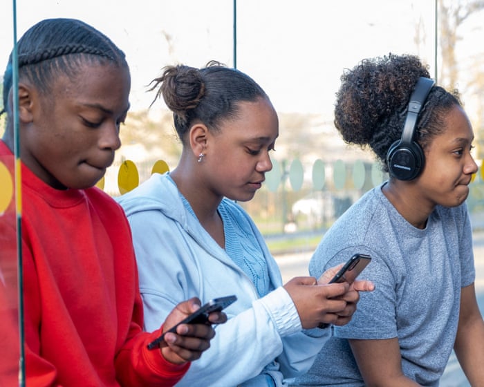 ‘What’s the point?’ Teenagers give their verdict on Britain’s social media curfew