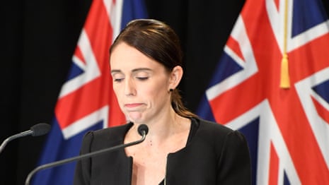 PM Ardern holds press conference, vows gun laws will change – video