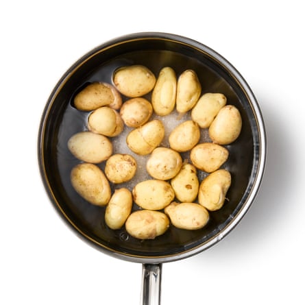 01a Felicity Cloake’s papas arrugadas.
