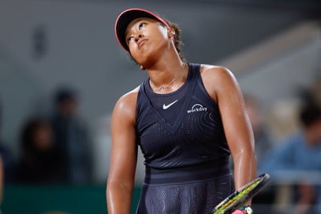 French Open 2024: Iga Swiatek v Naomi Osaka, Alcaraz advances – live Naomi Osaka reacts after missing a shot against Iga Swiatek during their second round match at the French Open.