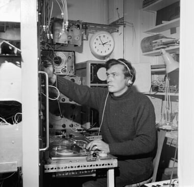 Peter Zinovieff working at his home studio in 1963.