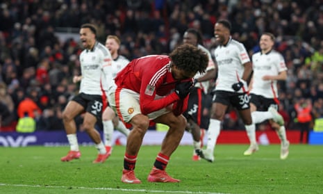 Manchester United 1-1 Fulham (3-4 pens): FA Cup fifth-round as it happened | FA Cup | The Guardian