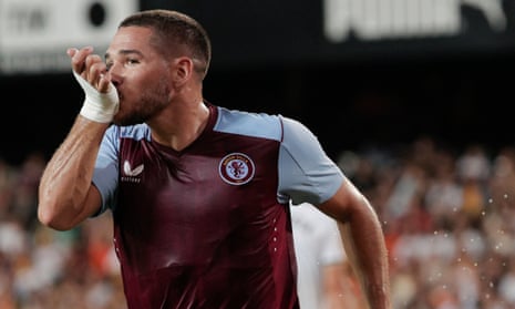 Aston Villa midfielder Emi Buendia looks set for a long spell on the sidelines after suffering a serious knee injury in training on Thursday.