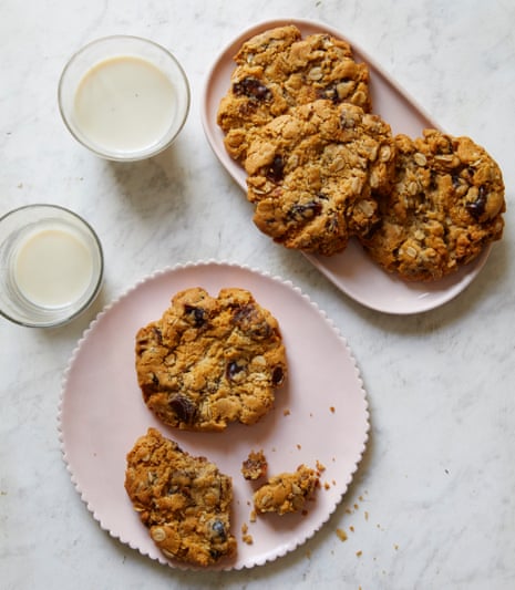 Benjamina Ebuehi’s recipe for vegan tahini and date cookies | Baking ...