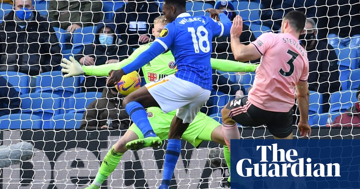 Brightons Danny Welbeck denies 10-man Sheffield United precious win