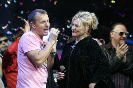 Geyer sings with James Reyne at the Countdown Spectacular at the Acer Superdome in Sydney in 2006.