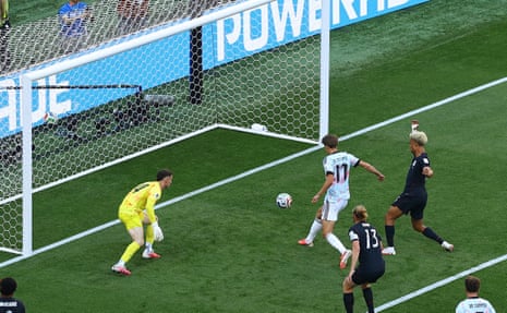 Charles De Ketelaere scores for Belgium!