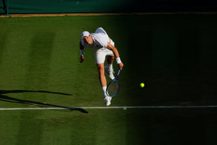 Jack Draper serves against Sebastián Báez
