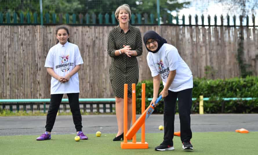 Clare Connor: ‘There have been a lot of sexist jokes … that isn’t with out harm’ | Cricket 3 Clare Connor