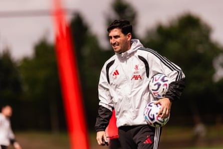 Liverpool head coach Andoni Iraola during a training session.