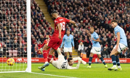 Cody Gakpo gives Liverpool the lead.
