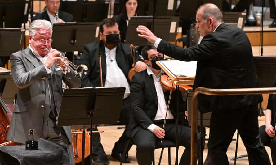 Håkan Hardenberger (trumpet) with Francois-Xavier Roth.